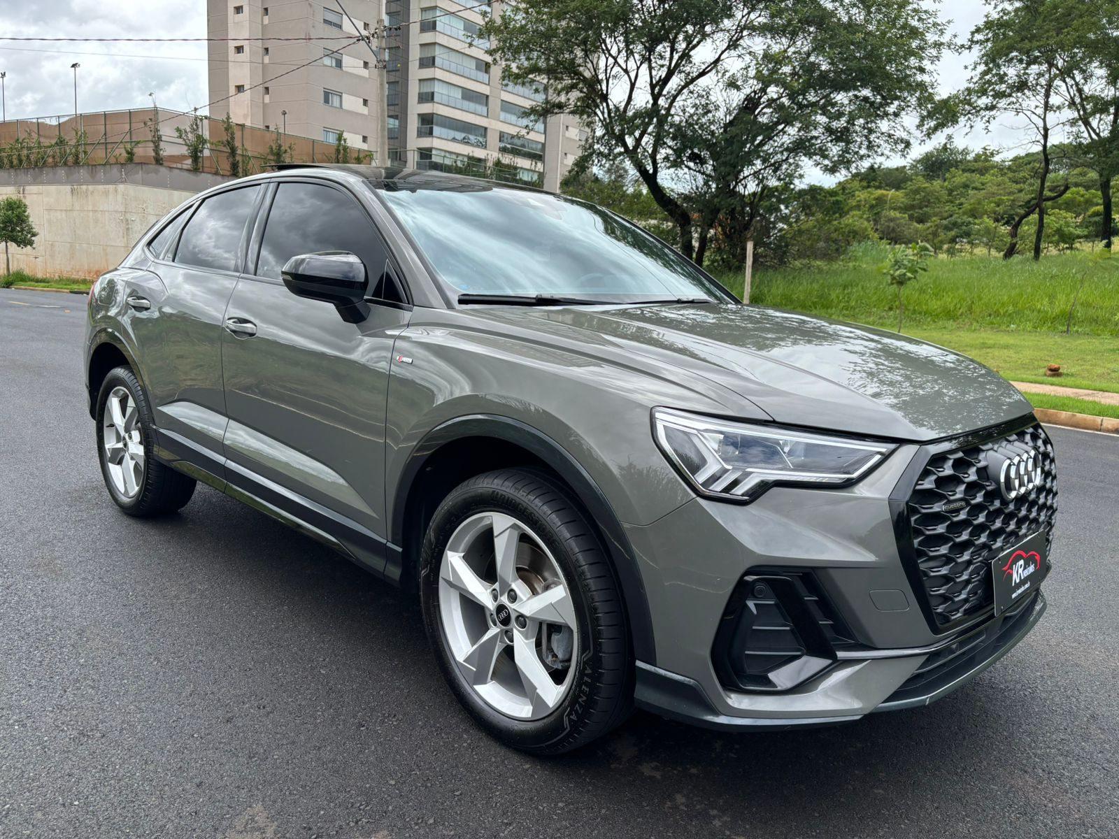 Q3 2.0T SPB Black Performance 2023
