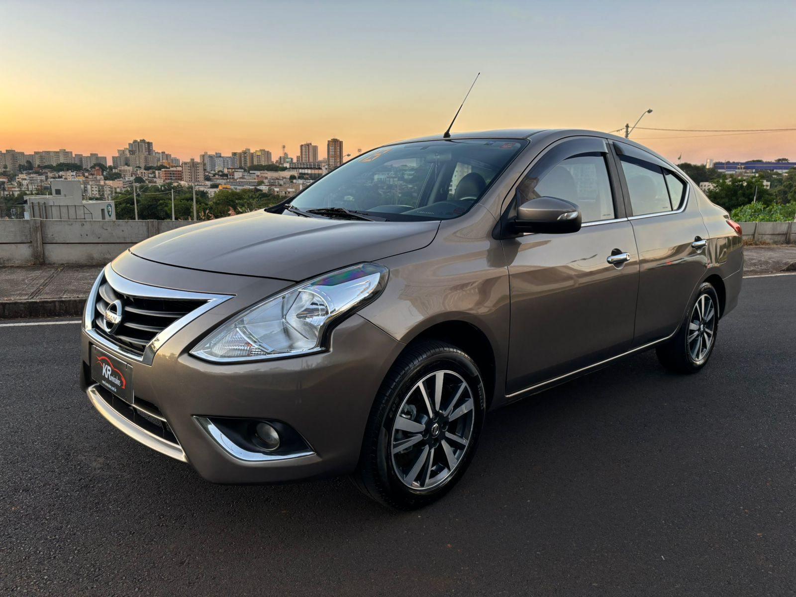 Versa 16 SL 2018
