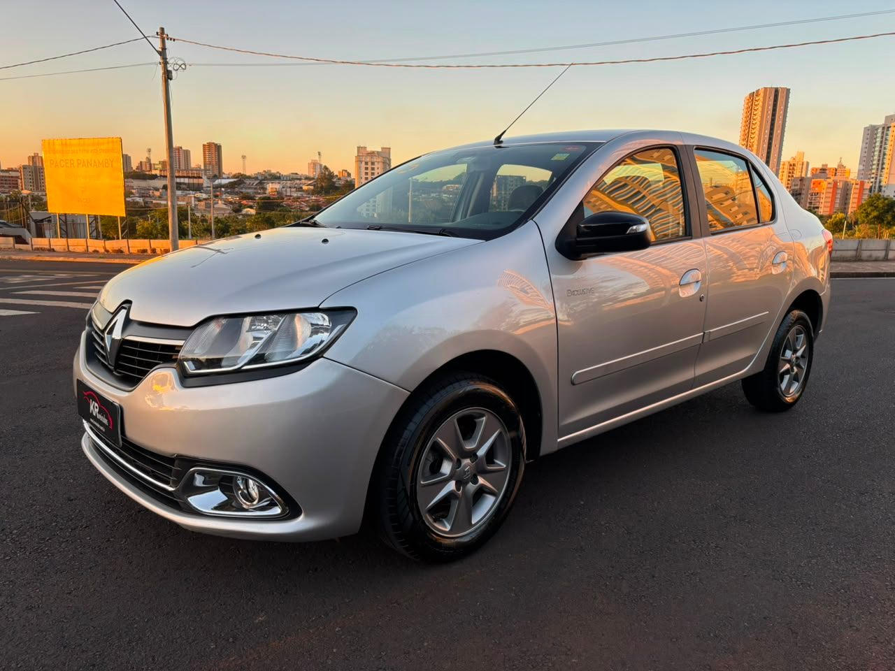 Logan DYNA 1.6 M 2015